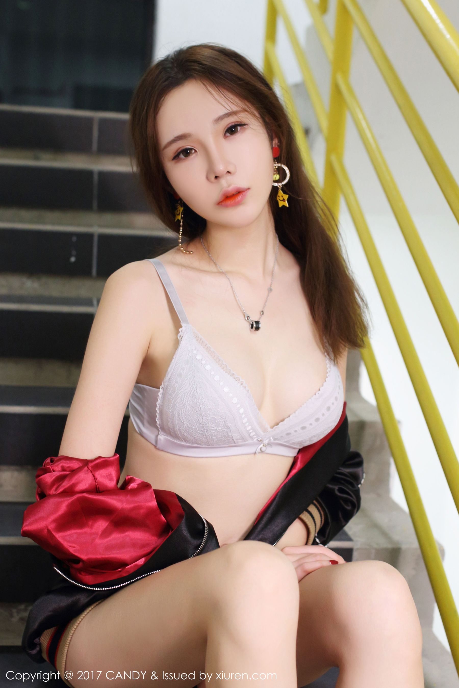 Meng Qiqi Irene "Sportswear + White Bikini" 网 红 馆 CANDY VOL.044 N...