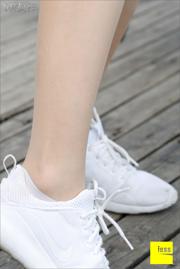 Silk Foot Bento 004 SASA "Pie de seda sonambulismo en zapatillas blancas" [IESS Weird Interesting]