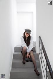[IESS] Model Miao Sister "Playful Plaid Suit" Kaki sutra hitam