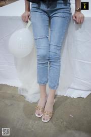 Modelo Yunzhi "Daily Jeans with Silk" [IESS Weird and Interesting] Hermosas piernas y pies de seda