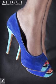 Model Si Qi „Niebieska szpilka i czarna jedwabna stopa” Complete Works [丽 柜 贵 足 LiGui] Zdjęcie z pięknymi nogami i jedwabną stopą